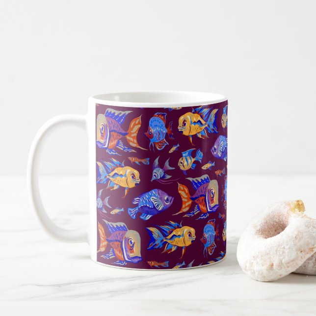 tropiska roligtar på mörkens lila kaffemugg (Med munk)