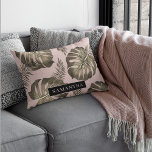 Tropiska Rosan och Guld Handflatan Löven Mönster & Prydnadskudde<br><div class="desc">Den tropiska Rosan och Guld Handflatan Lämnar mönster har en levande och exotisk utformning inspirerad av tropiska estetiker. Färg-systemet kretsar kring rosans och guld skuggor och skapar en lyx och snyggt. Mönster består av handflatan löv som förekommer i olika storlekar och orienteringar, vilket ger upphov till en känsla av rörelse...</div>