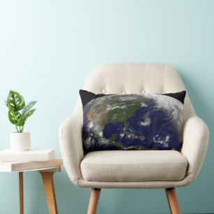 Tropiska stormar på planeten Jorden. Lumbarkudde