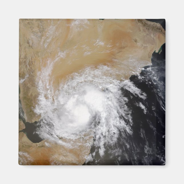 Tropiska stormen Tre i norra Indiska Oce Magnet (Framsidan)