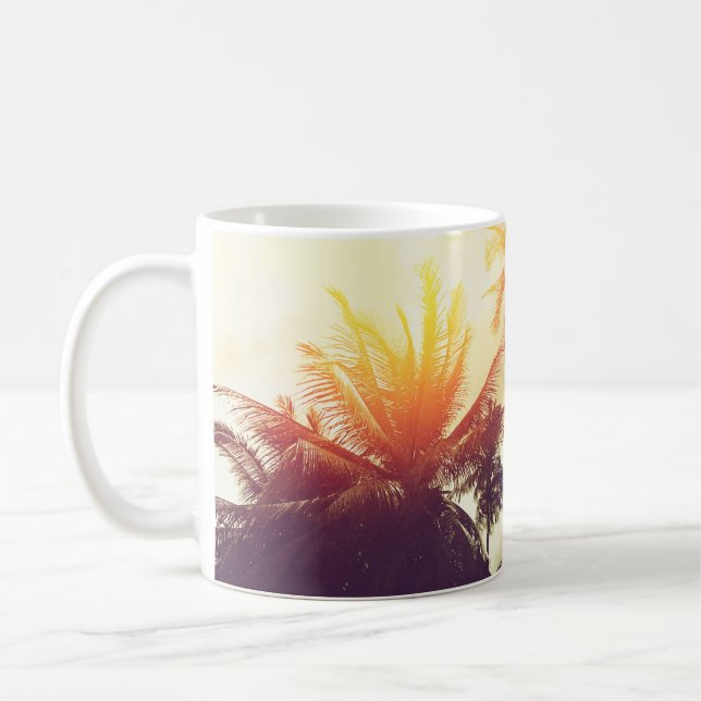 Tropiska strandbakgrund med handflatan träd silhue kaffemugg (Vänster)