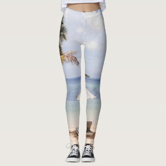 Tropiska strandparaplyer: vita, handflatan. leggings