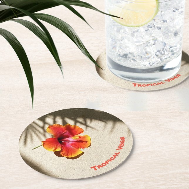 Tropiska Vibes Hibiscus på Anpassadet Sand Underlägg Papper Rund (Skapare uppladdad)