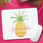 Tropiskt ananas vattenfärg Namn Monogram<br><div class="desc">Denna roligt och söt munspad dekoreras med en vattenfärgspanas av gult och en namn i rosa. Du kan anpassa den genom att ändra namn eller skapar den till ett monogram. Ursprunglig vattenfärg © Michele Davies.</div>