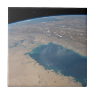 Tropiskt blå Vatten av det persiska Bukt. Kakelplatta