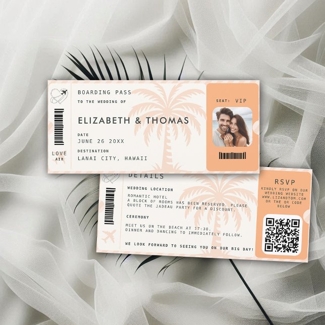 Tropiskt Boarding Pass Handflatan QR Bröllop Inbjudningar (destination wedding invitation tropical hawaii boarding pass botanical palm tree peach pink)