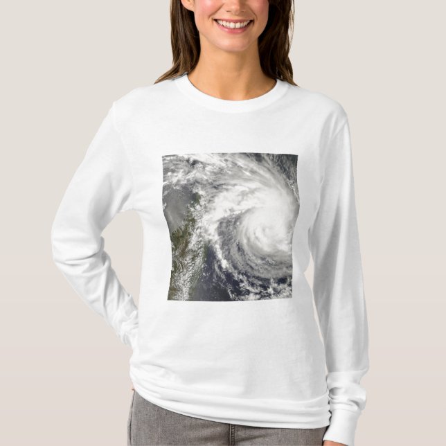 Tropiskt cyklon Ivan närmar sig Madagaskar Tee (Framsida)