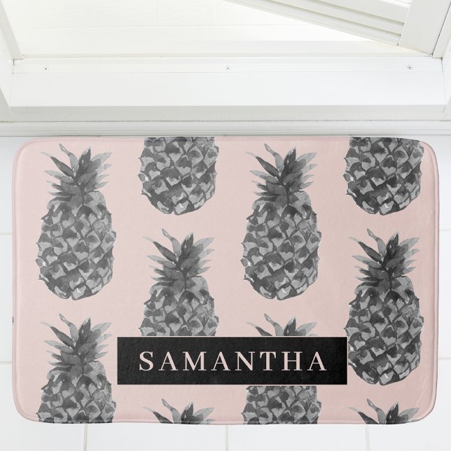 Tropiskt Grått och Rosa ananas Mönster med Namn Badrumsmatta (Skapare uppladdad)