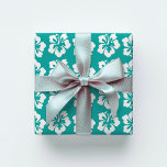 Tropiskt hawaiiskt Hibiscus Flower Aqua Presentpapper<br><div class="desc">Det tropiska ötemat som omsluter pappra har en mönster av vita hibiscus blommor i akvblått/grönt. Perfekt för strand,  hawaiiska och kustnära tema helgdag,  födelsedag,  bröllop etc. Originalteckningen KL Lagrar.</div>