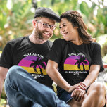 Tropiskt solnedgång för Beach Family Reunion Cute  T Shirt<br><div class="desc">Coola som matchar sommarsemestert-shirts för en familj till bära på en ökryssning. Har ett vackert handflatan träd framför en söt rosa- och lila-strand. Cute anpassningsbar garanterar för sommaren resa till kusten. Skjortor vid roligtens kust vid resa för en kryssning.</div>