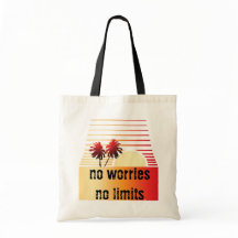 Tropiskt solnedgångsområde i handflatan Träd