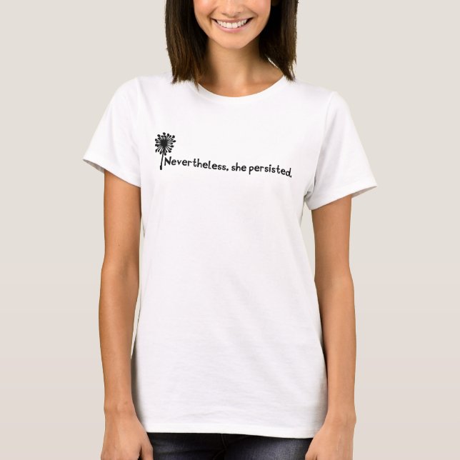 Trots det, så höll hon fast vid t-shirt. tee shirt (Framsida)