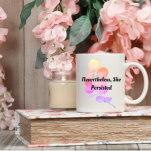 Trots detta, så var hon ihärdig BLOMMIGT Kaffemugg