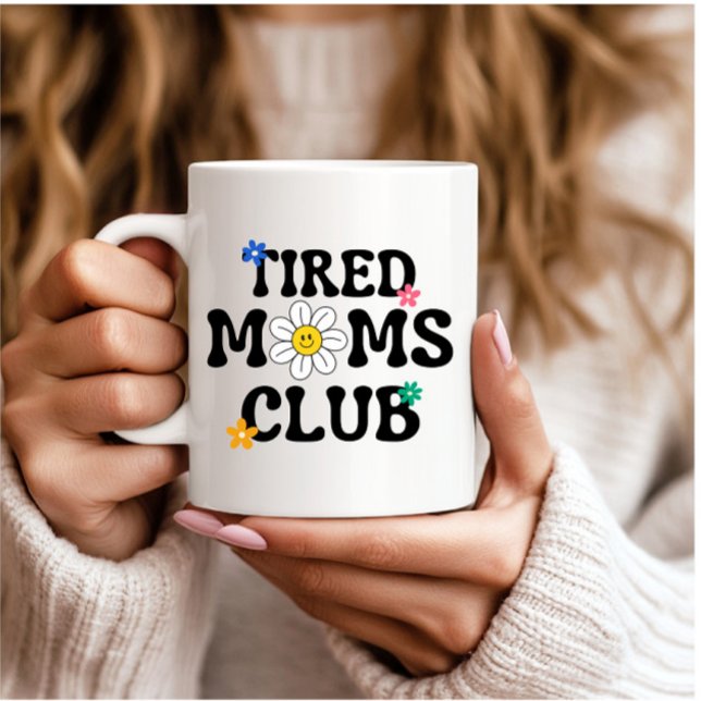 Trött Mammor Klubb Retro Daisy Funny Kaffemugg (Skapare uppladdad)
