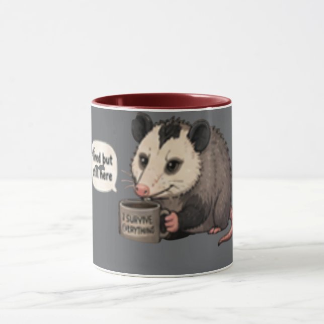 Trött men ändå här | Roligt igenkännande  Mugg (Center)