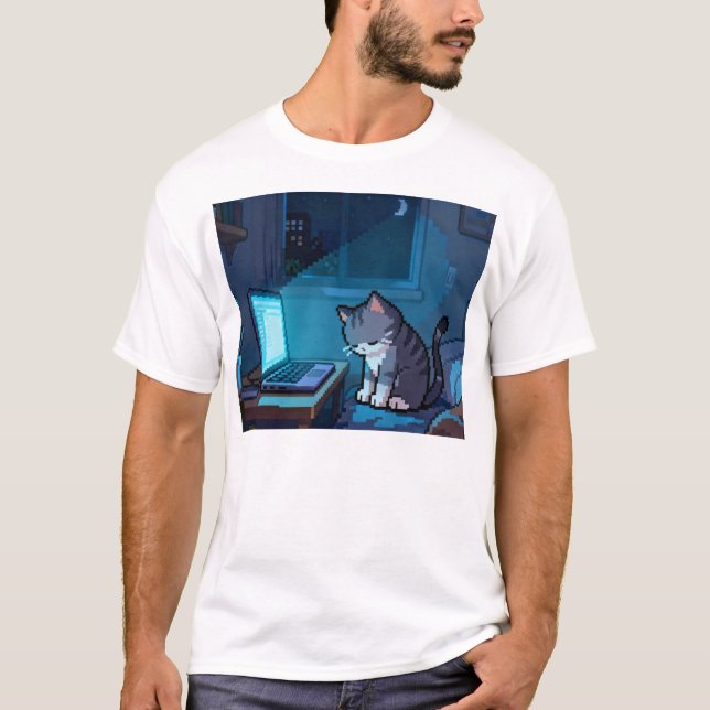 Trött Pixel Katt vid Bärbar Dator på Natten – Leds T Shirt (Framsida)