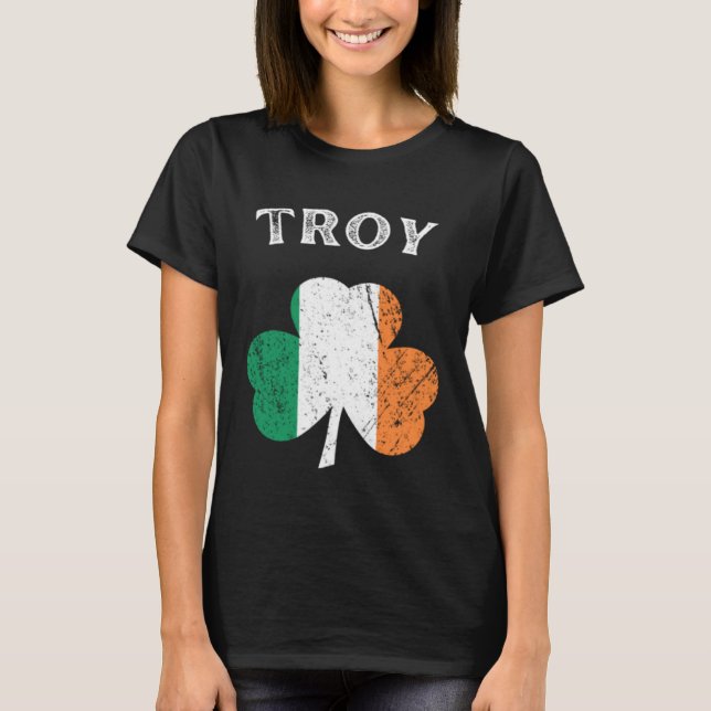 TROY NEW YORK Irish American Shamrock Badge T Shirt (Framsida)