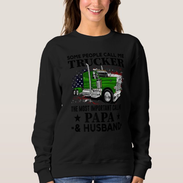 Trucker Papa And Husband Truck Driver US Flag T Shirt (Framsida)