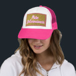 Truckerkeps<br><div class="desc">Visa din coola med den här rosa lastbilschaufförens hatt med faux guld glitter som lyder "ren uttjusning". Det är underbart för "onda hårdagar". Anpassa den så att orden kan läsa vad du vill.</div>
