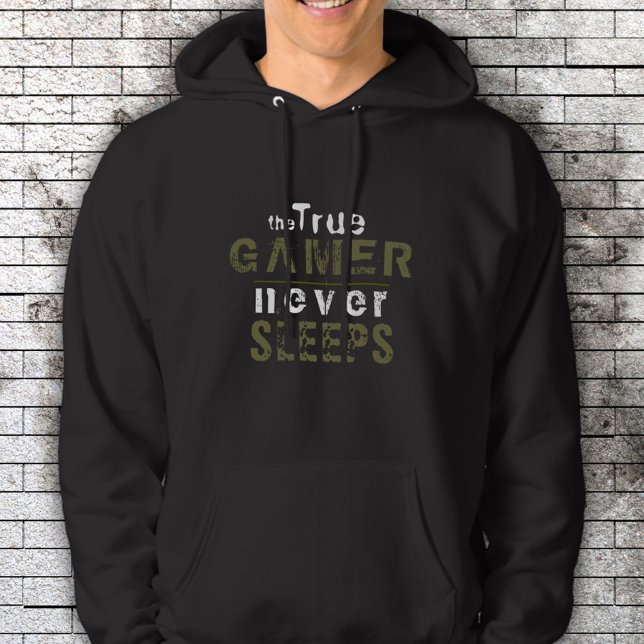 True Gamer-spelare spelar aldrig typografi Hoodie (Skapare uppladdad)