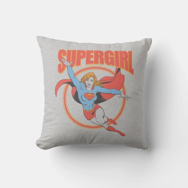 True Vintage Supergirl Flies Graphic Kudde (Framsida)
