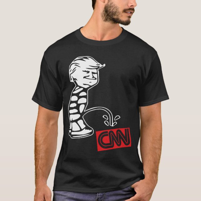 Trumf kissar på rolig tabloidtidning för CNN T Shirt (Framsida)