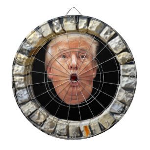 Trumfbyggande en väggDartboard Darttavla