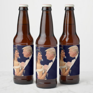 Trump 2020 , Trump and Melania Dancing Ölflaska Etikett