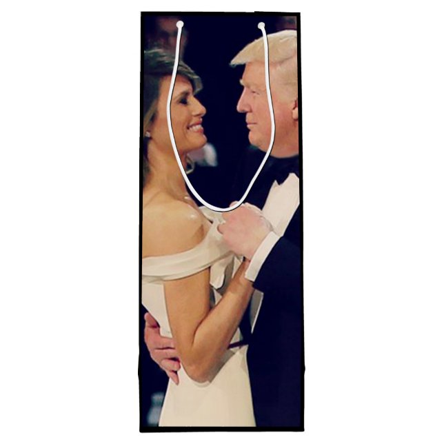 Trump 2020 Trump och Melania Dance (Baksidan)