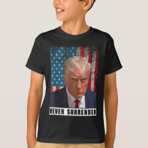 Trump 2024 Mugg Shot President Överger aldrig Flag T Shirt