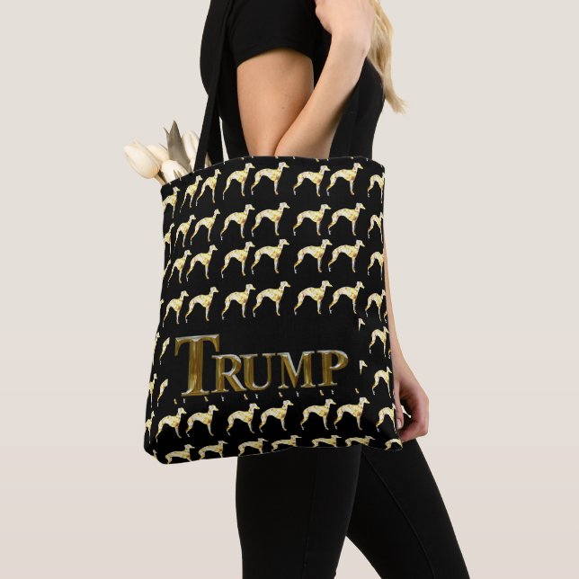 TRUMP 2024 TYGKASSE (Närbild)