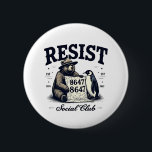 Trump 8647 för att skydda nationalparken knapp<br><div class="desc">anti-Trump satire,  resist rörelse,  86 47 code,  penguin & björn humor,  politiska protester,  aktivisternas klubb,  demokratiförsvar,  utan uppror,  progressiv röst,  frihetsslogan</div>