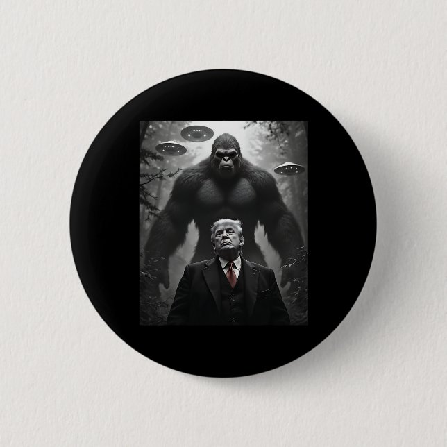 Trump Bigfoot Ufo Alien Encounter Visitation Konsp Knapp (Framsida)