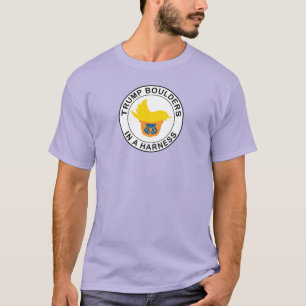 Trump-block i en fyr t shirt