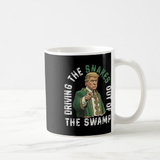 Trump driver ut ormarna ur träsket kaffemugg