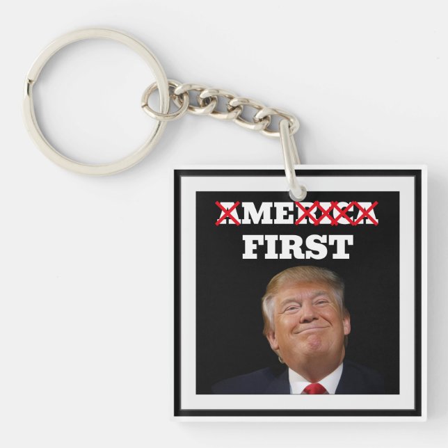 Trump (Först mig) Nyckelring (Framsidan)