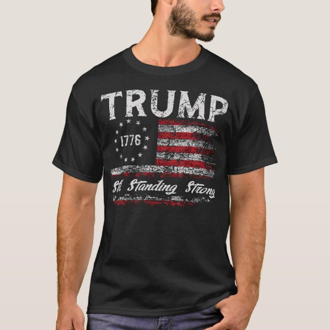 Trump fortsätter att vara stark president Donald T T Shirt (Framsida)