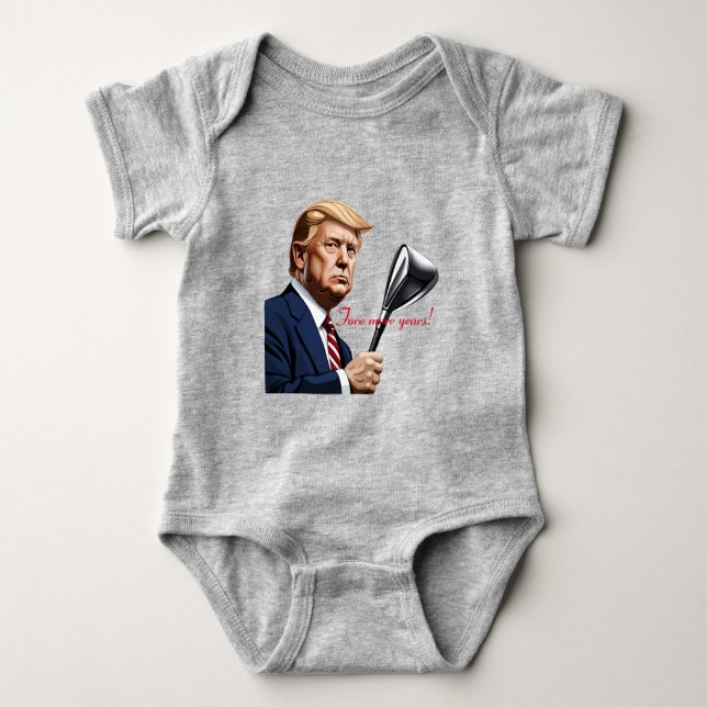 Trump: Framöver fler år av storhet! T Shirt (Framsida)