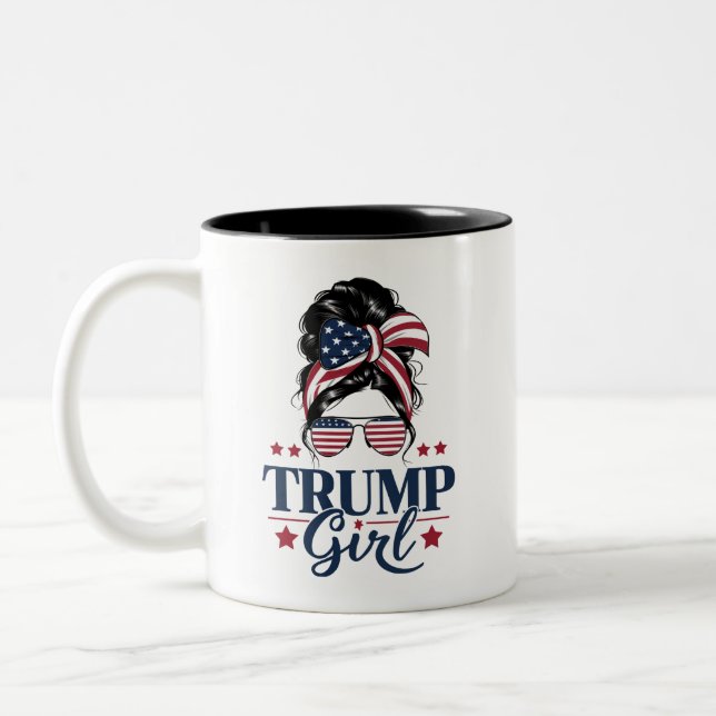 Trump Girl Messy Bun Trump 2024 Val American Två-Tonad Mugg (Vänster)