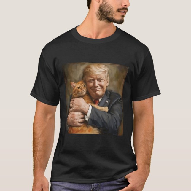 Trump Hugger An Orange Cat 2024 T Shirt (Framsida)