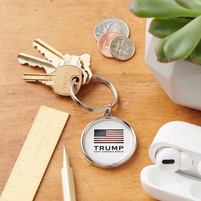 Trump keychain-gåva. Behålla Amerika Underbar Rund Silverfärgad Nyckelring (Skrivbord)