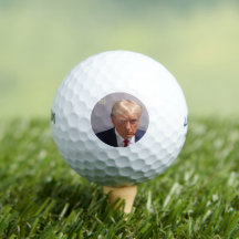 Trump Mugg Shot på Golf Boll