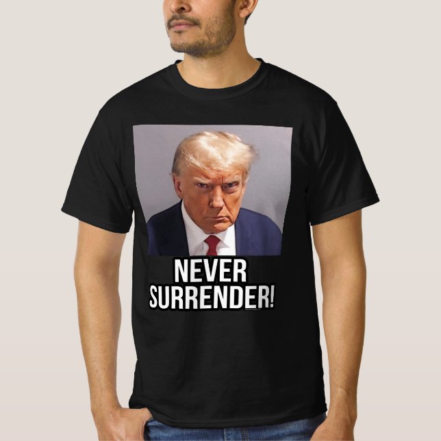 Trump Mugshot 2024 Donald Trump Aldrig överlämnand T Shirt (Framsida)