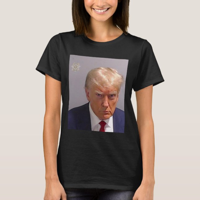 Trump Mugshot Tee - Iconic and Funny (Framsida)