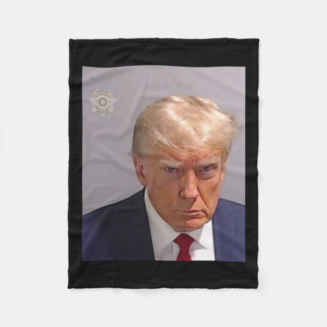 Trump Mugshot Tee - Iconic and Funny Fleecefilt (Framsidan)