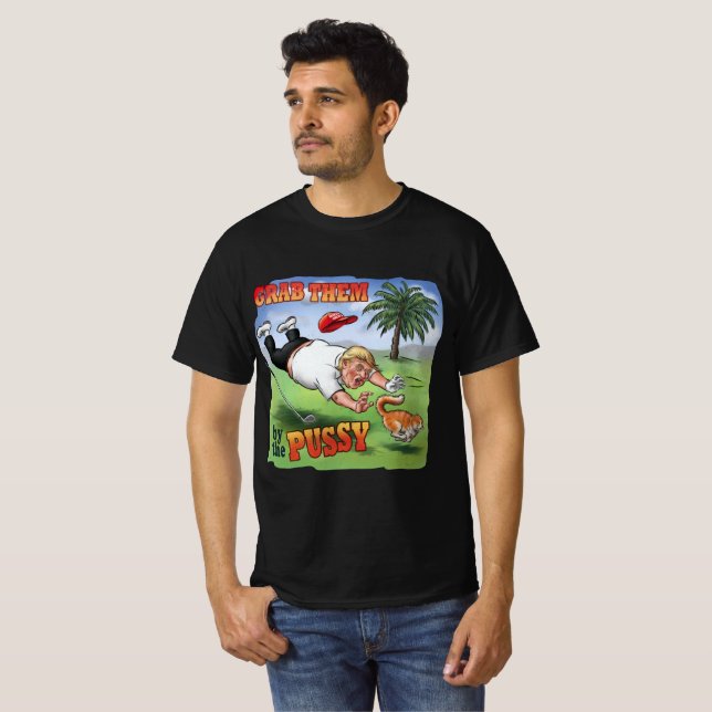 Trump på golfbanan  t shirt (Hel framsida)