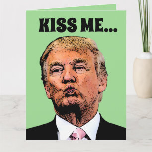 TRUMP PUSSAR ST. PATRICK'S DAY-KORT KORT