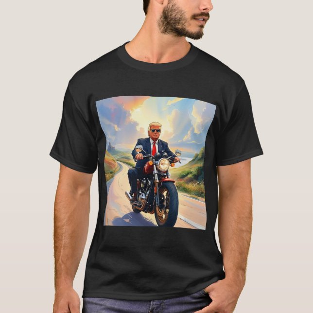 Trump ridning Motorcycle Benice Road America T Shirt (Framsida)