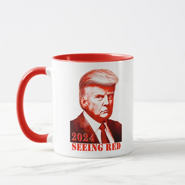Trump Seeing Red Unofficial Mugg Shot Trump 2024 (Vänster)