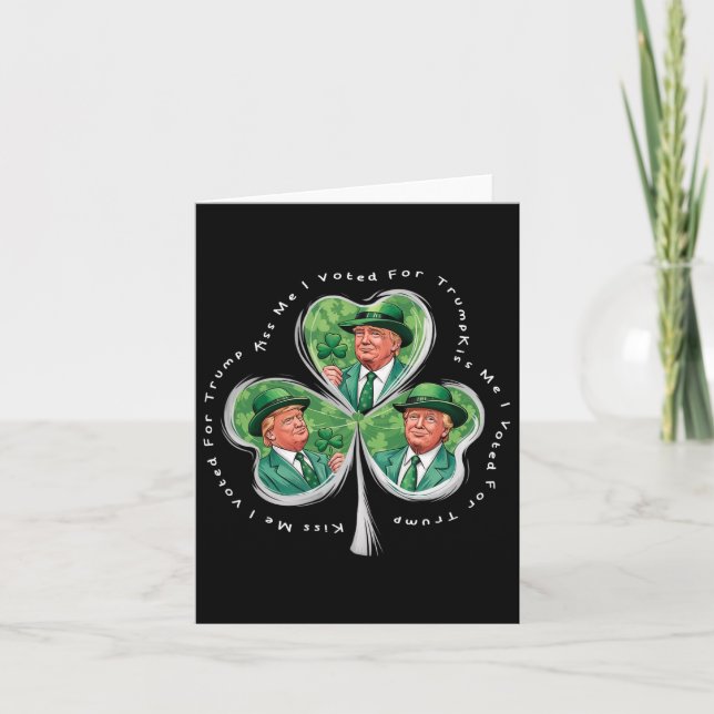 Trump St patrick's day 2025 Lustigt Kiss Me jag rö Kort (Framsida)